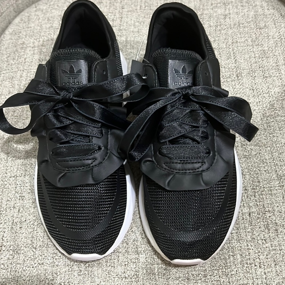 Adidas girls Ortholite sneakers BNWT